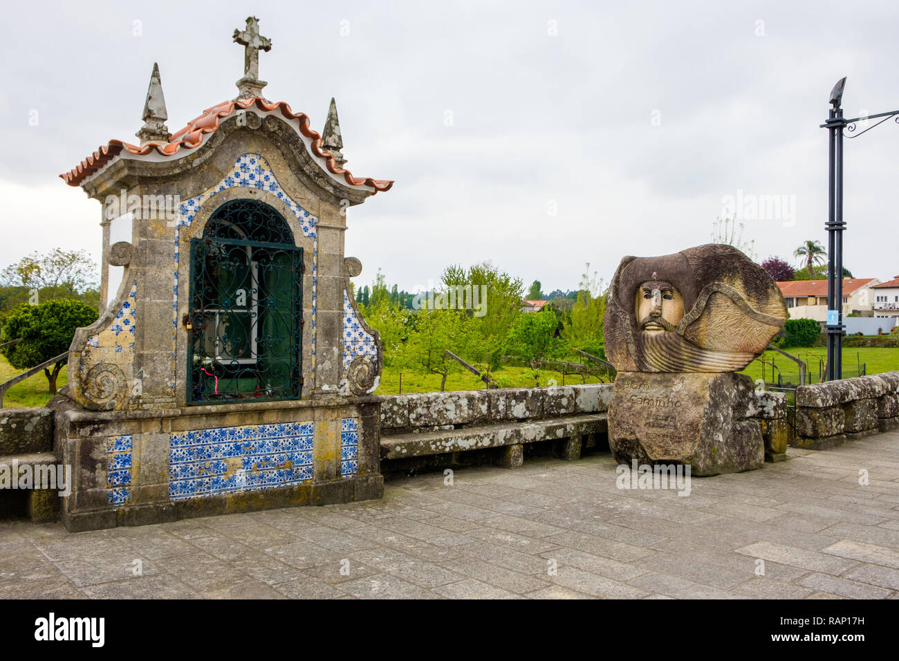 Ponte de Lima, Portogallo - 1 Maggio 2018 : Ponte de Lima è caratterizzato dalla sua architettura medievale e la zona circostante, bagnata dal Rio Lima. Foto Stock