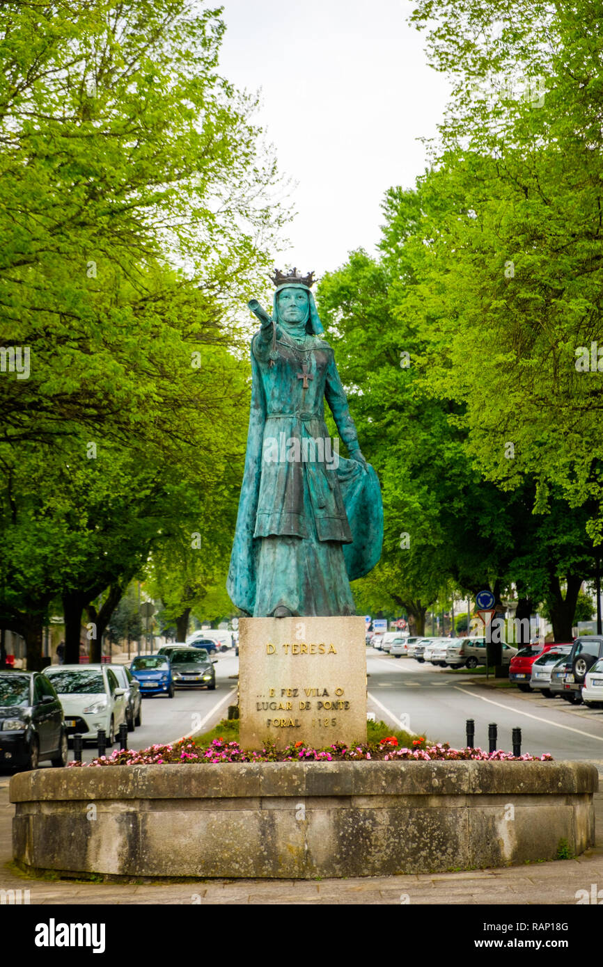 Ponte de Lima, Portogallo - 1 Maggio 2018 : Ponte de Lima è caratterizzato dalla sua architettura medievale e la zona circostante, bagnata dal Rio Lima. Foto Stock