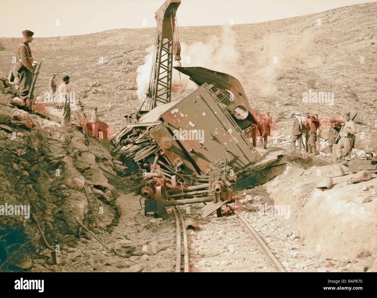 Visite G.O.C. locomotiva rovesciata su Gerusalemme Lydda Linea ferroviaria La locomotiva nel processo di keeling su reinventato Foto Stock