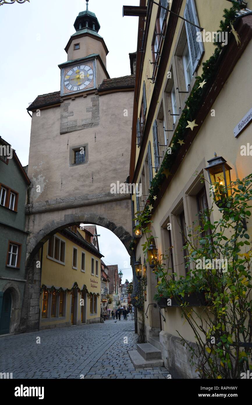 Le strette e pittoresche strade di Rothenburg ob der Tauber, Il Fairi - racconto città di sogno. La visita in Germania. Foto Stock