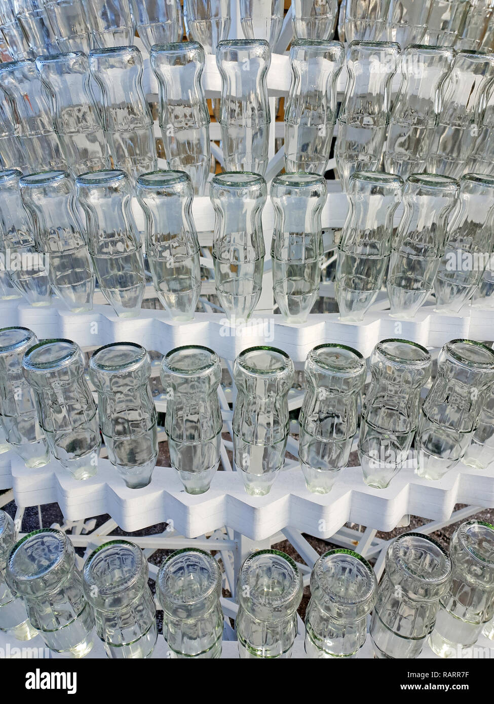 Zagabria, Croazia - 04 gennaio 2019: bottiglie vuote di Coca Cola come sfondo, su gennaio 04, 2019 a Zagabria in Croazia. Foto Stock