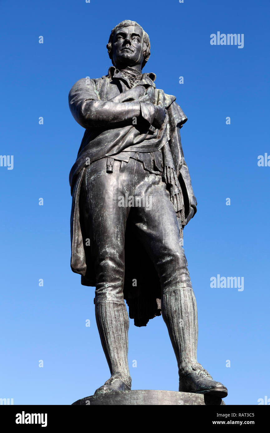 Statua in memoria di Robert Burns a Leith a Edimburgo, Scozia. Burns era un poeta ed è noto come il cantore di Ayrshire e Plowman poeta. Foto Stock