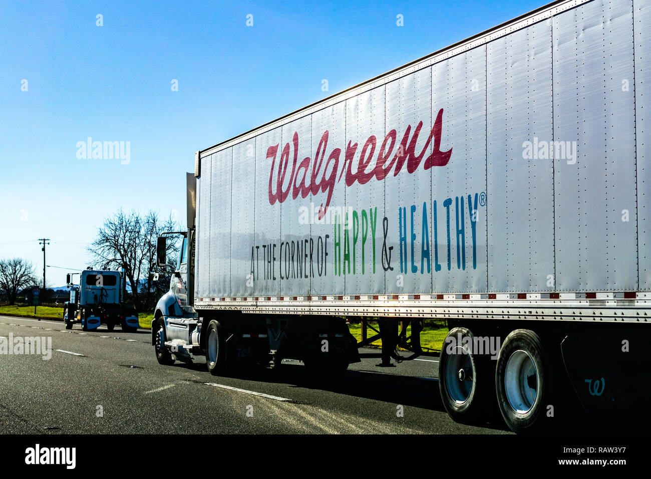 Dicembre 27, 2018 a Sacramento / CA / STATI UNITI D'AMERICA - Walgreens carrello guida sulla Interstate Foto Stock