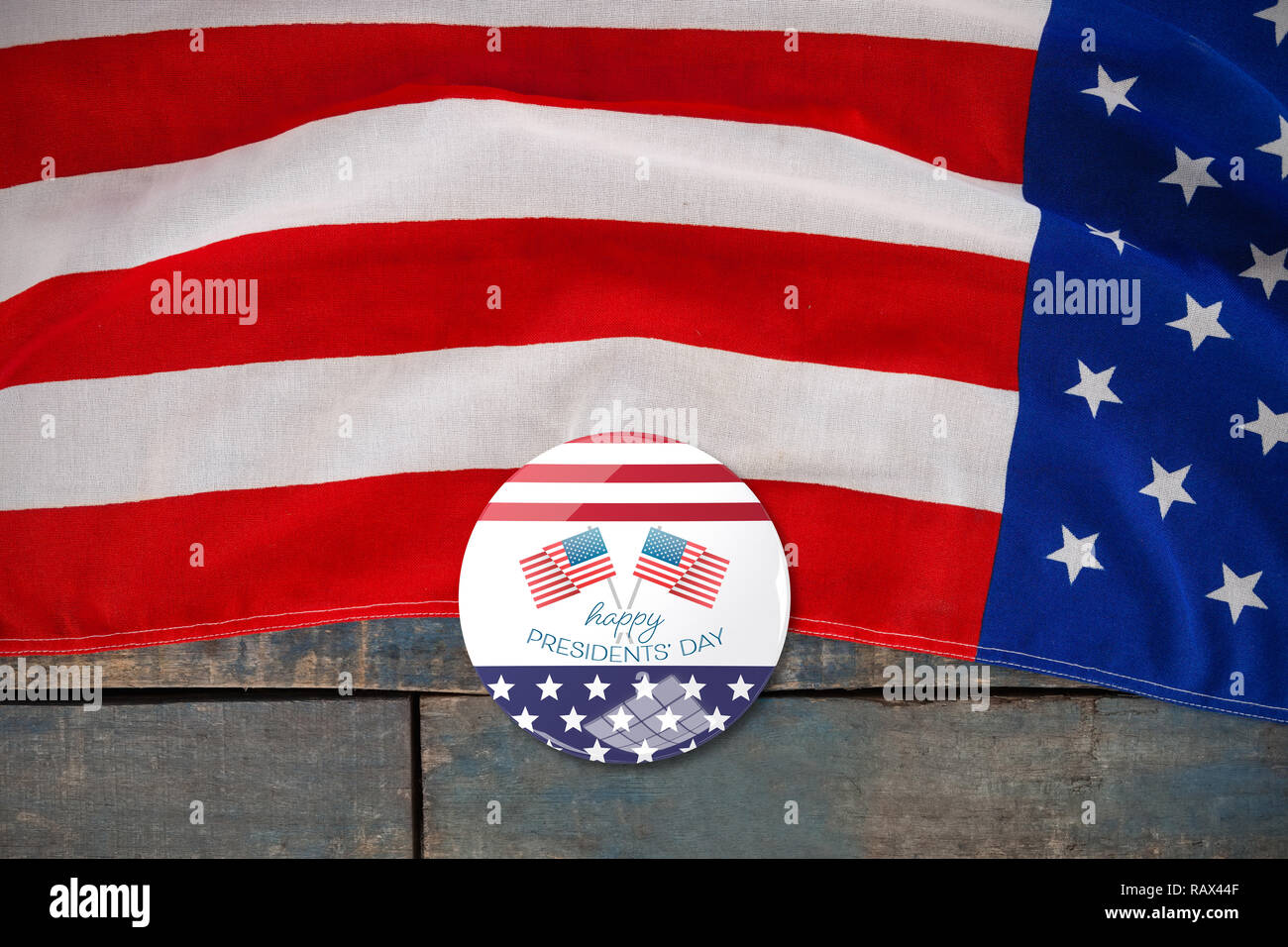 Immagine composita di felice presidenti giorno tipografia di vettore e due bandierine americane Foto Stock