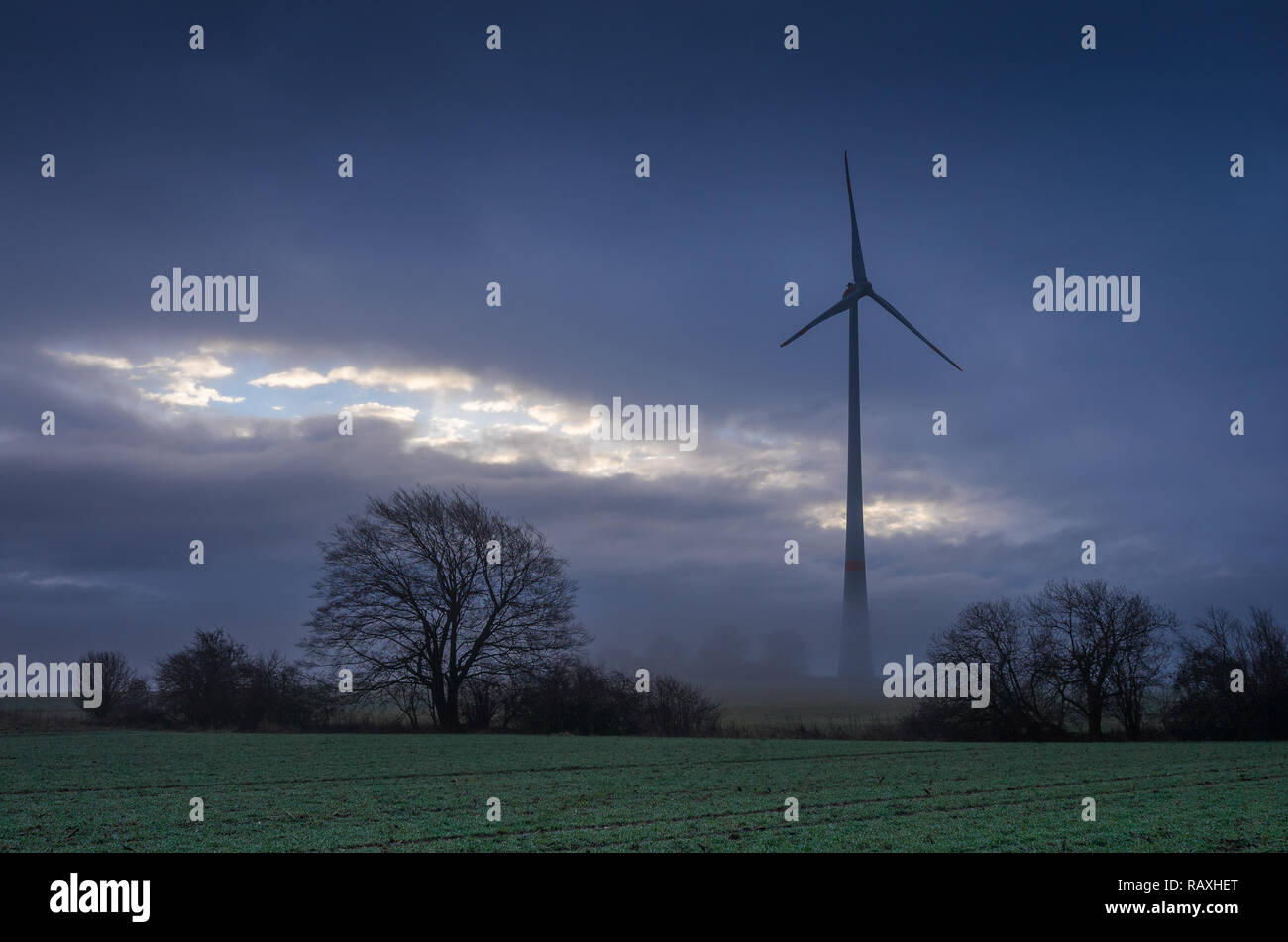 Windkraftanlage im Vogelsberg Foto Stock