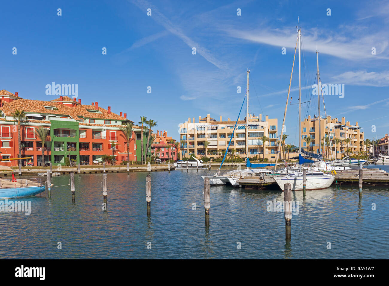 Sotogrande, vicino a San Roque, la provincia di Cadiz Cadice Andalusia. La marina. Foto Stock