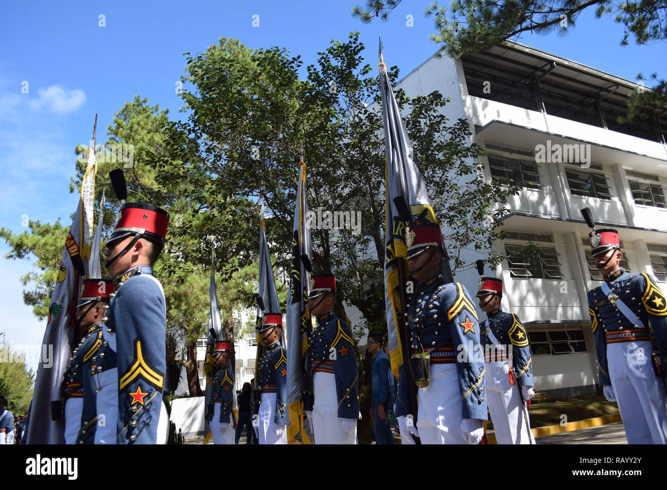 Cadetti dei militari filippini Accademia (PMA) esecuzione marching durante la celebrazione dei paesi il giorno di indipendenza a Baguio City Filippine Foto Stock