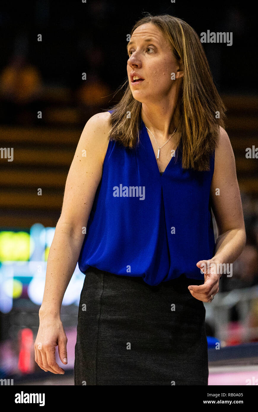 Hass Pavilion Berkeley CALIFORNIA, STATI UNITI D'AMERICA. 04 gen 2019. CA U.S.A. California head coach Lindsay Gottlieb durante il NCAA donna gioco di basket tra UCLA Bruins e la California Golden Bears 79-84 perso a Hass Pavilion Berkeley in California Thurman James/CSM/Alamy Live News Foto Stock