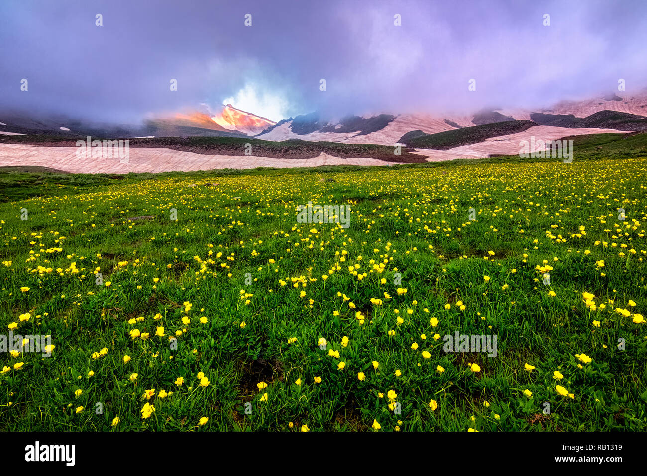 L'altopiano di Urmia, Buzlu Sine Mountain,situato nel nord-ovest dell'Iran Foto Stock