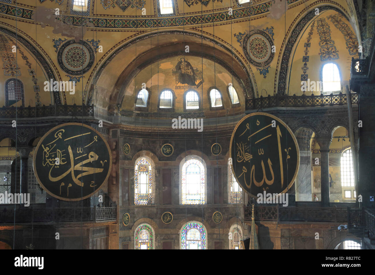 Interno, architettura bizantina, Hagia Sophia, Aya Sofya, Sito Patrimonio Mondiale dell'UNESCO, Istanbul, Turchia, Europa Foto Stock