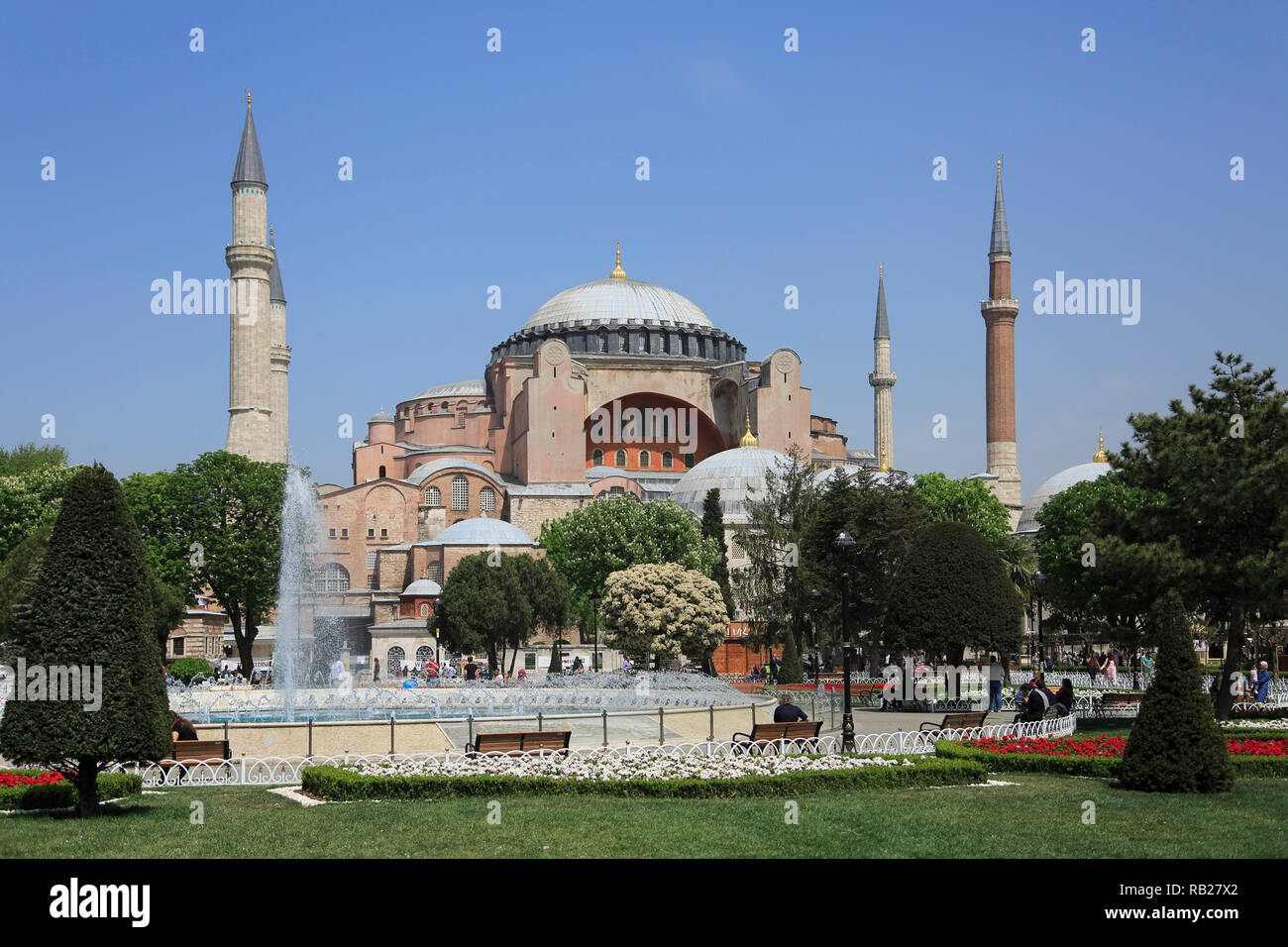 Hagia Sophia, Aya Sofya, Sito Patrimonio Mondiale dell'UNESCO, Piazza Sultanahmet Park, Istanbul, Turchia, Europa Foto Stock