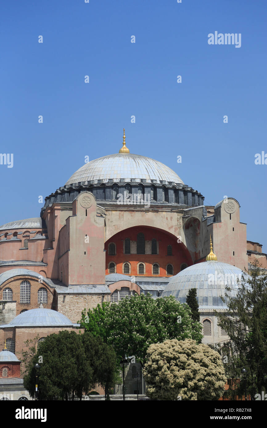 Hagia Sophia, Aya Sofya, Sito Patrimonio Mondiale dell'UNESCO, Piazza Sultanahmet Park, Istanbul, Turchia, Europa Foto Stock