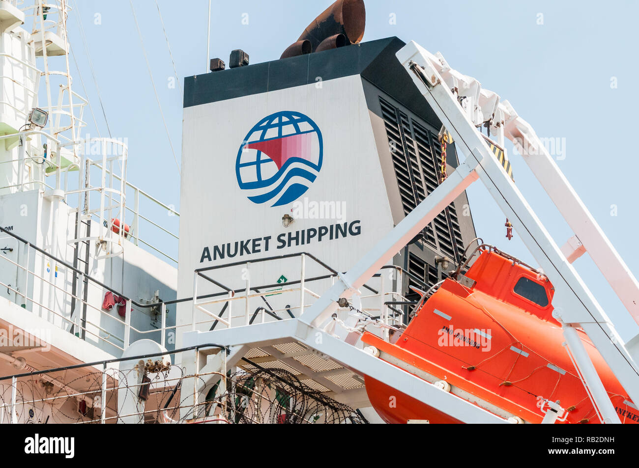 Anuket Pearl deck, olio / chmical tanker, bandiera di malta, Walvis Bay, Namibia Foto Stock