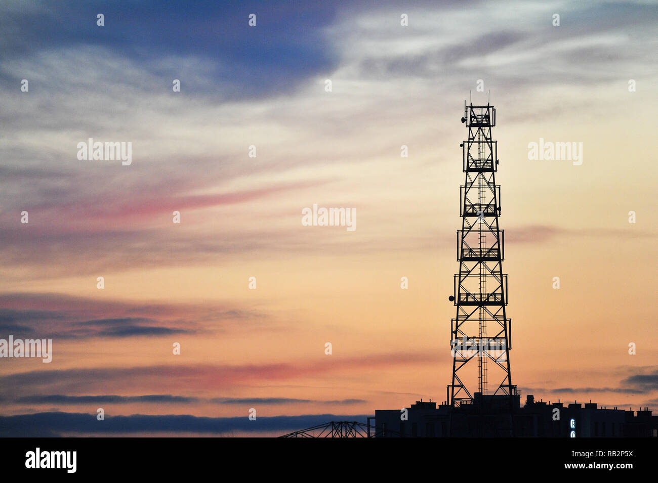 Telefono mobile montante di stazione di base in Gdansk, Polonia. Il 31 dicembre 2018 © Wojciech Strozyk / Alamy Stock Photo Foto Stock