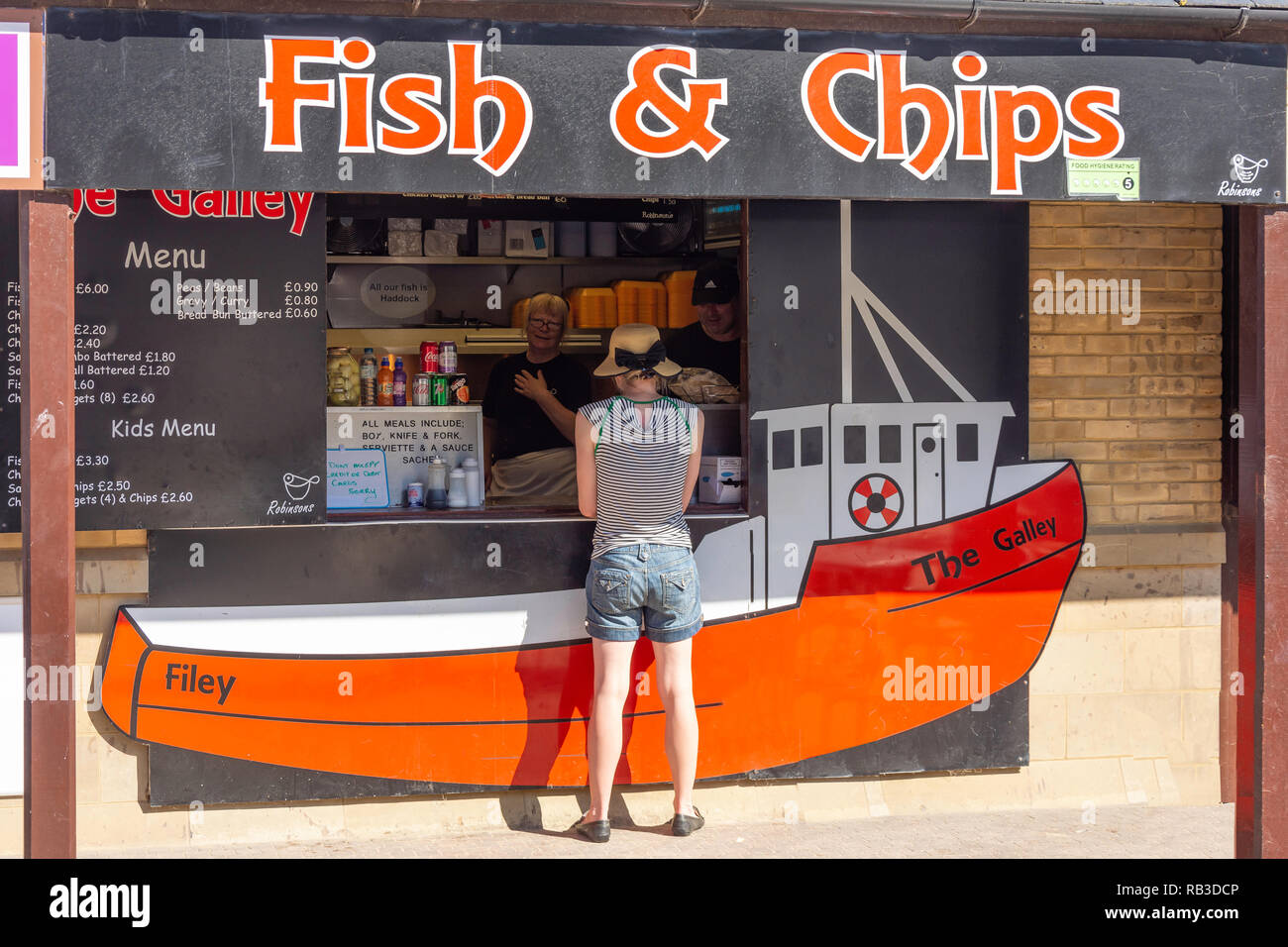 La galleria Fish & Chips ristorante sul lungomare a Filey, North Yorkshire, Inghilterra, Regno Unito Foto Stock