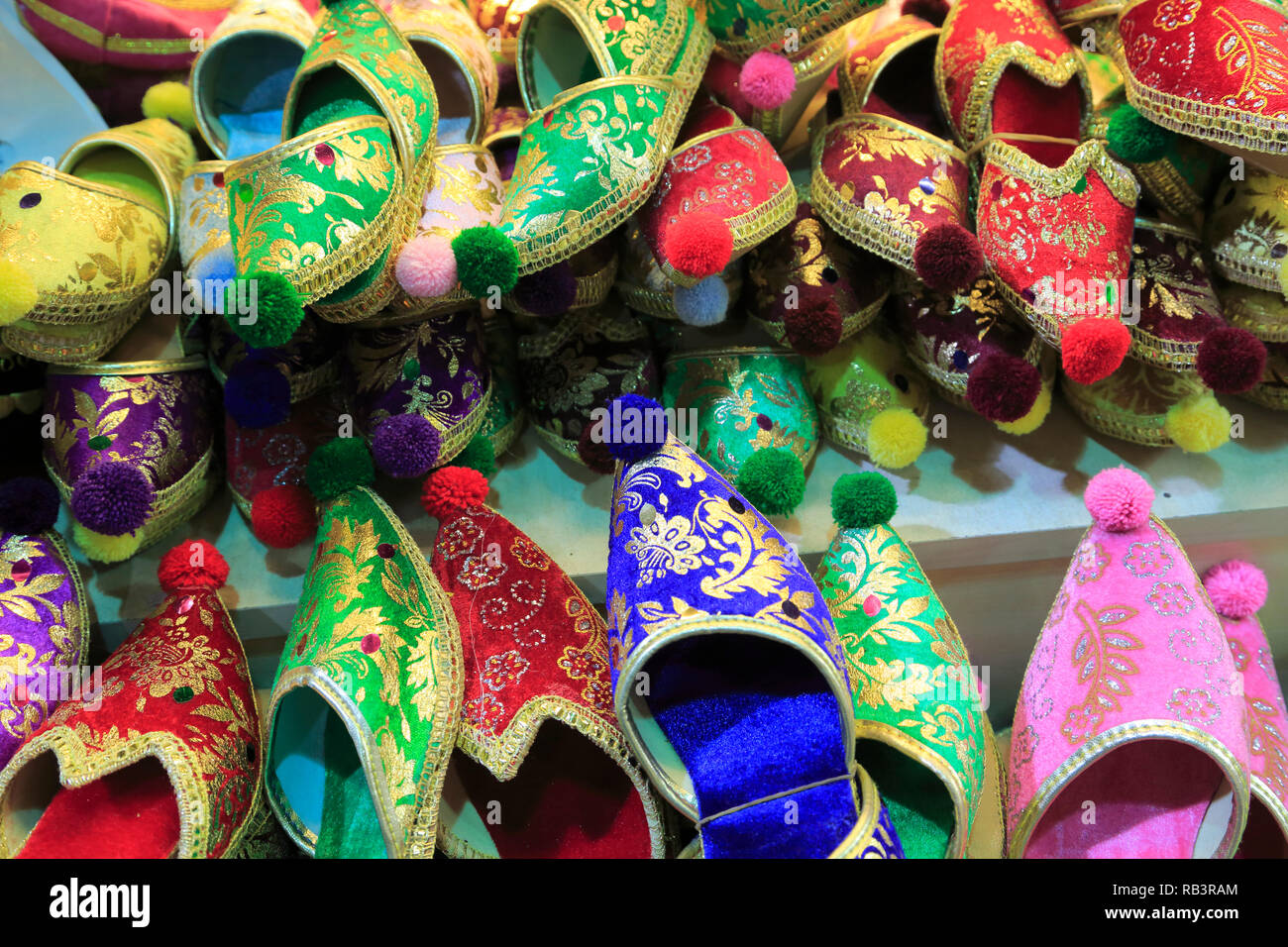 Bagno turco scarpe o pantofole, Grand Bazaar, Kapali Carsi, mercato, Città Vecchia, Istanbul, Turchia, Europa Foto Stock