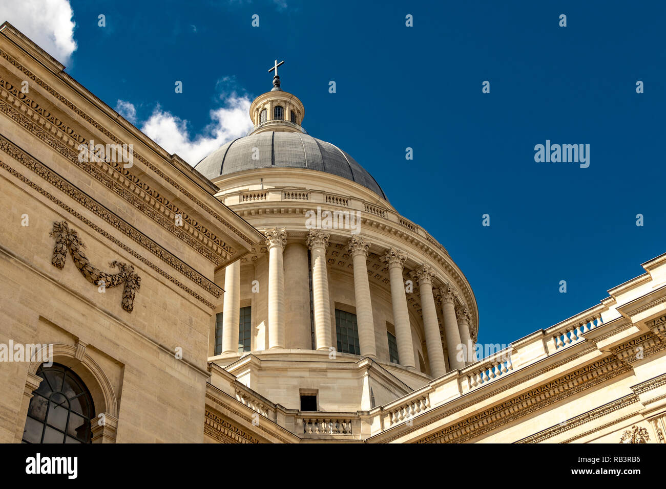 Il Panthéon ,un mausoleo secolare contenenti i resti di illustri cittadini francesi ,con una facciata modellata sul Pantheon di Roma Foto Stock