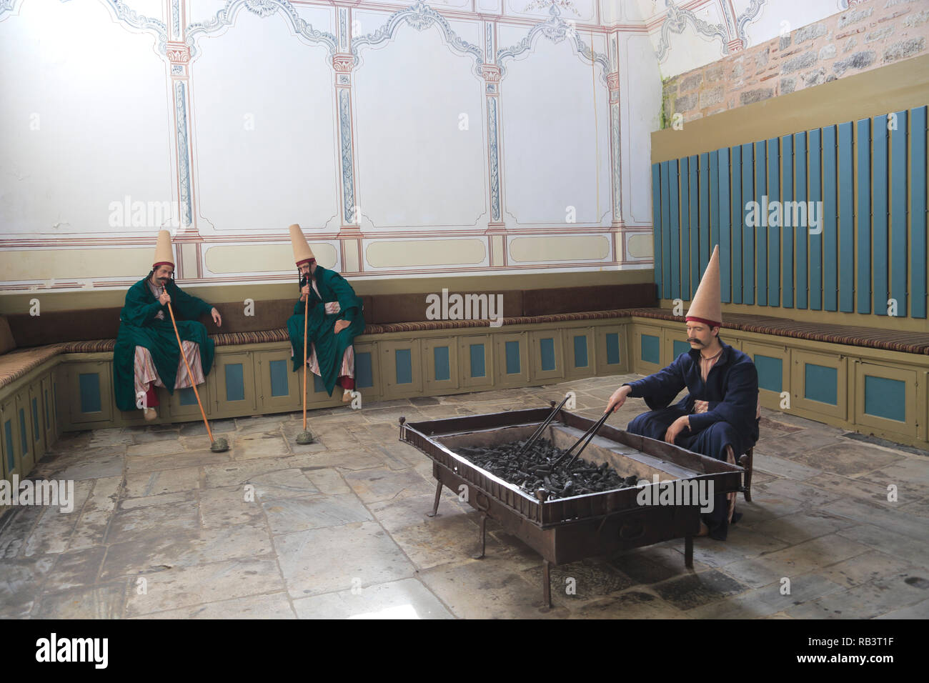Mostra degli eunuchi nella sala fumatori, l'Harem, Il Palazzo di Topkapi, Sito Patrimonio Mondiale dell'UNESCO, Istanbul, Turchia, Europa Foto Stock