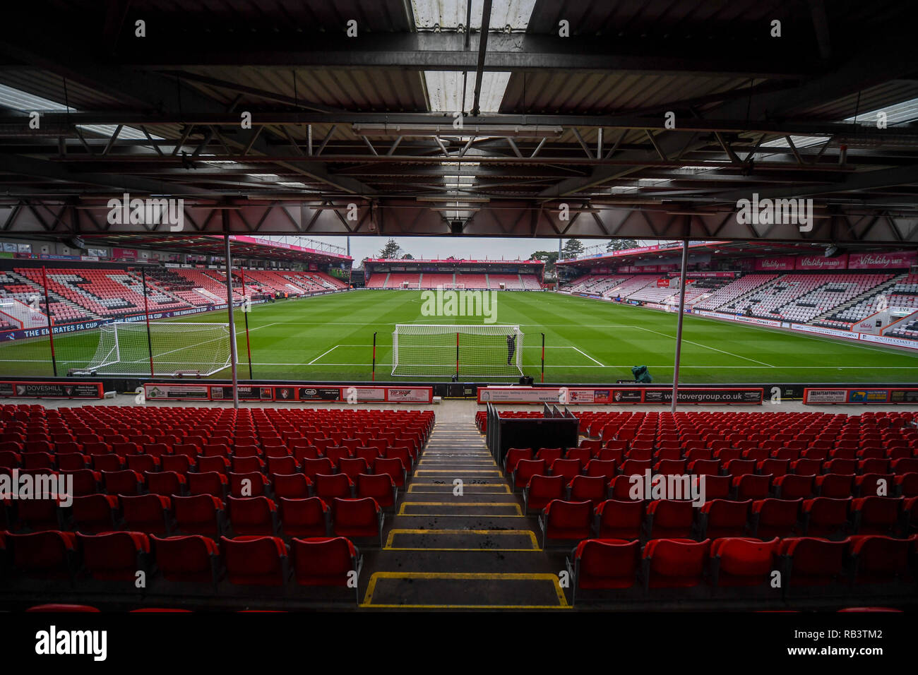 5 gennaio 2019, Dean Court, Bournemouth, Inghilterra; Emirati FA Cup, terzo round, Bournemouth vs Brighton ; vitalità Stadium prima KO Credito: Phil Westlake/News immagini English Football League immagini sono soggette a licenza DataCo Foto Stock