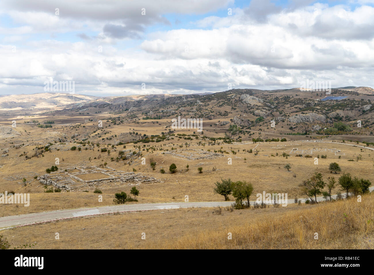 Rovine della vecchia capitale ittita Hattusa. Hattusa che è stato ammesso alla lista del Patrimonio Mondiale dell'UNESCO nel 1986. Corum, Turchia. Foto Stock