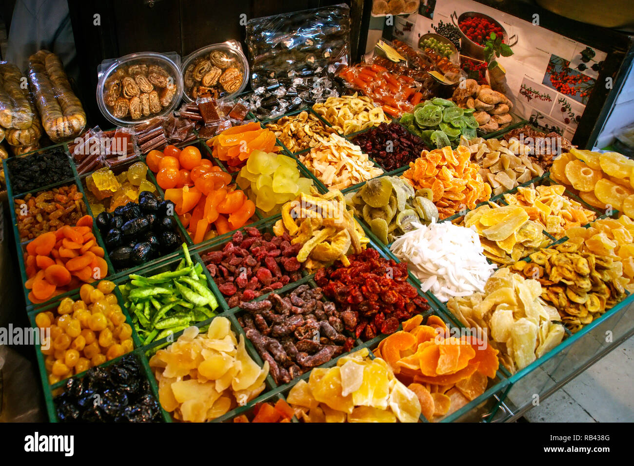 Candy frutti, Al-Bzouriyé souk. Damasco. Siria, Medio Oriente Foto Stock