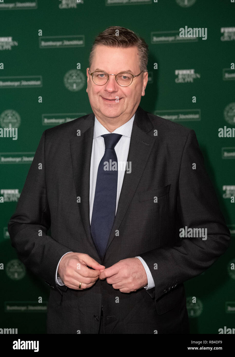 Amburgo, Germania. 07Th gen, 2019. Reinhard Grindel, Presidente della tedesca Football Association (DFB), viene fornito per il nuovo anno di ricezione del 'Hamburger Abendblatt' in Hotel Atlantic. Credito: Daniel Reinhardt/dpa/Alamy Live News Foto Stock