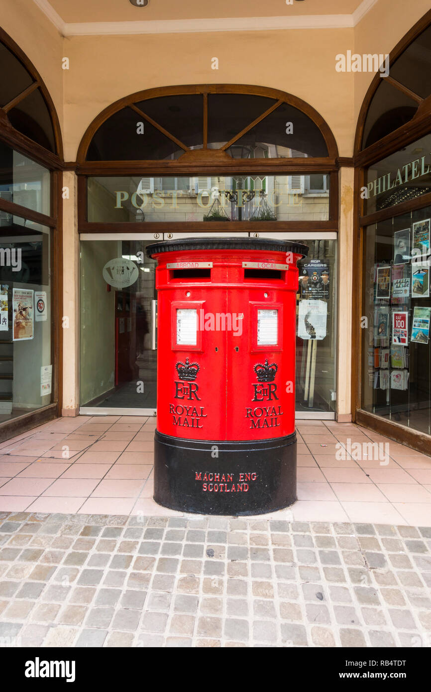 Rocca di Gibilterra. Un post in stile vittoriano scatola di standard UK design, Royal Mail a Gibilterra, Main Street, Gibilterra, Regno Unito, Europa. Foto Stock