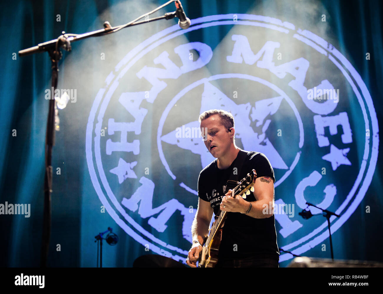 Jason Isbell, la cantante americana, musicista e cantautore, esegue un concerto dal vivo presso il Danish folk, blues e il festival della musica country Tønder Festival 2016. Danimarca, 25/08 2016. Ad eccezione della Danimarca. Foto Stock