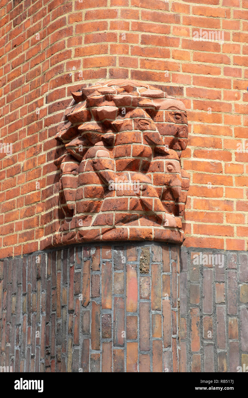 I Paesi Bassi, Amsterdam, Amsterdamse School architettura. Scuola di Amsterdam chiamato Museo Het Schip progettato da Michel de Klerk. Foto Stock