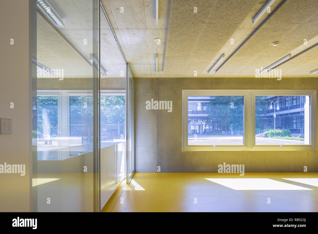 Area di ingresso al piano terra. Il Centro di ricerca informatica Università Stoccarda Vaihingen, Vaihingen, Germania. Architetto: hartwig schneider architek Foto Stock