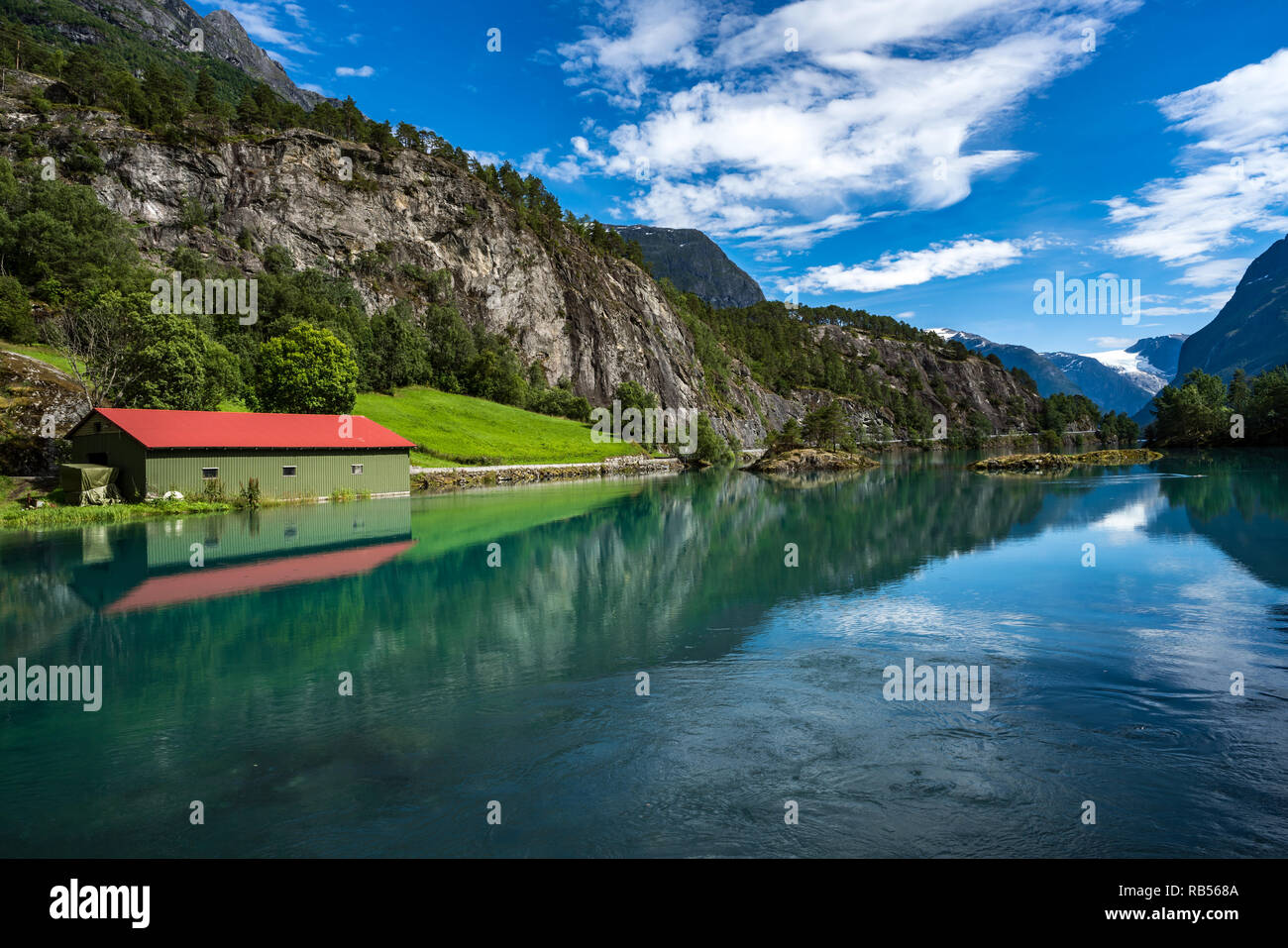 La bellissima natura della Norvegia paesaggio naturale. lovatnet lago. Foto Stock
