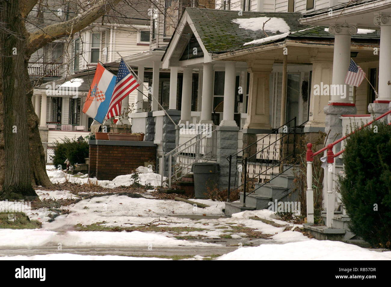Case in cattiva forma a Cleveland Est, OH, Stati Uniti Foto Stock