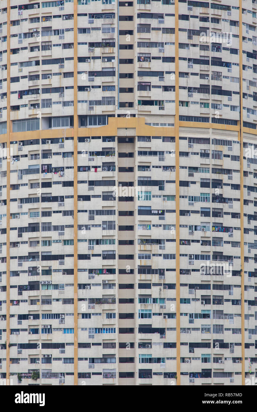 Pearl Bank Apartments, una delle architetture più iconiche di Singapore. La residenza fu venduta a CapitaLand per 728 milioni di dollari nel 2018. Foto Stock