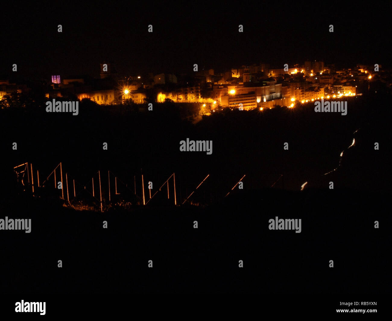 Vista notturna del paesaggio, Enna, Sicilia Foto Stock