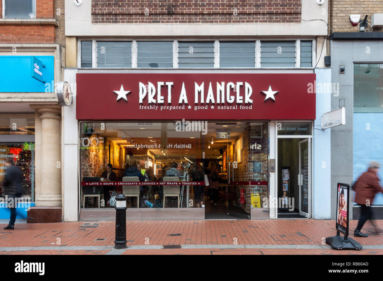 Il Pret a Manger store a 60 Broad Street in Reading, Berkshire, Regno Unito Foto Stock