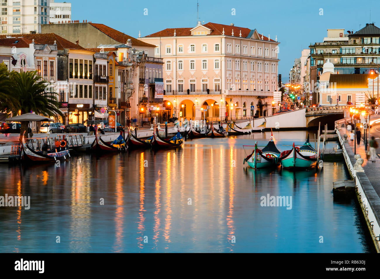 Aveiro, Portogallo - 02 Settembre 2017: fine della giornata nel canale centrale di Ria de Aveiro, Portogallo Foto Stock