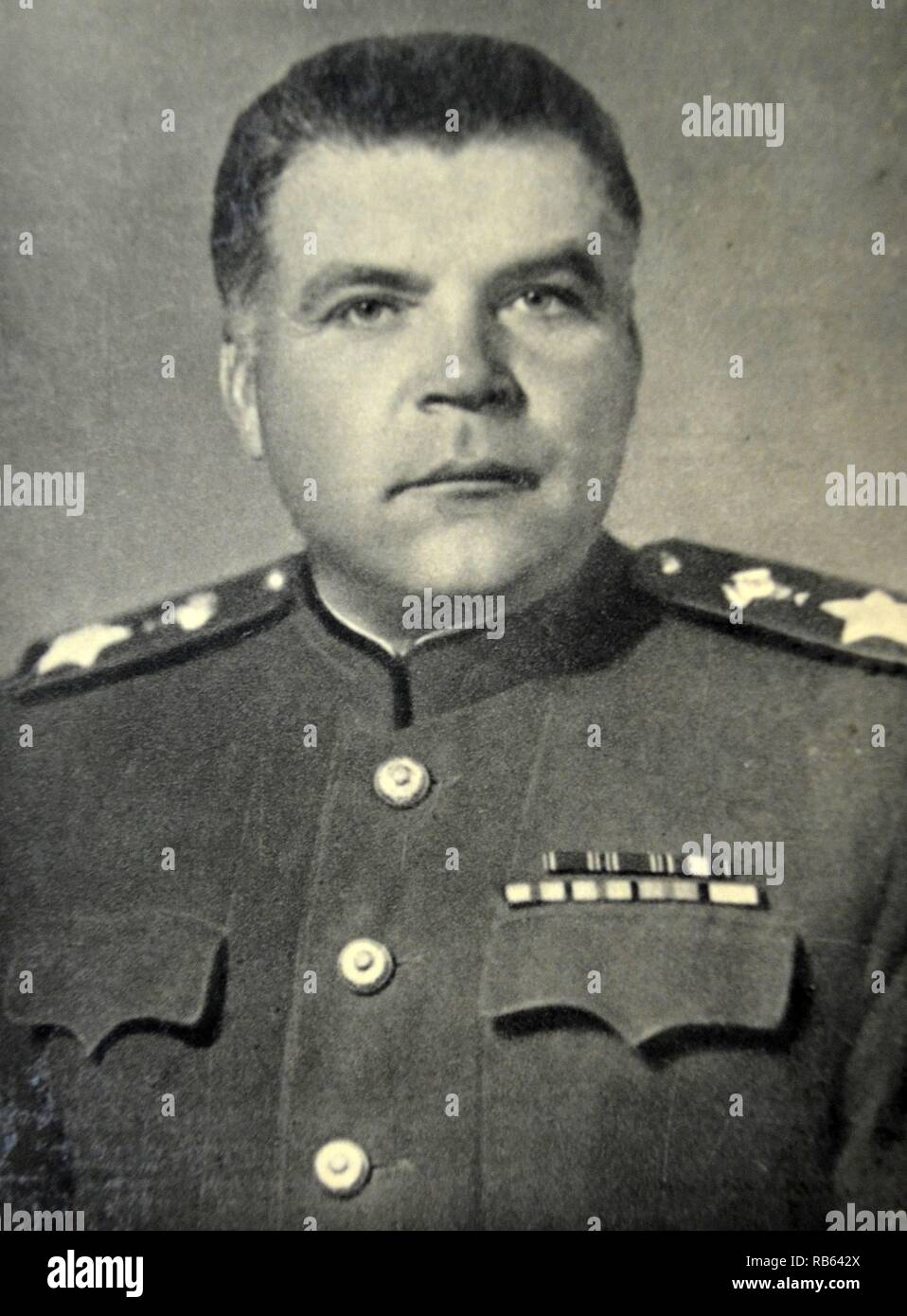 Rodion Yakovlevich Malinowski ( 1898 - 1967). Sovietico comandante militare nella Seconda Guerra Mondiale e il Ministro della difesa dell'Unione Sovietica alla fine degli anni cinquanta e sessanta. Egli ha contribuito al grave sconfitta della Germania alla battaglia di Stalingrado e la battaglia di Budapest. Durante il dopoguerra fece un ruolo contributo al rafforzamento dell'Unione Sovietica come una superpotenza militare. Foto Stock