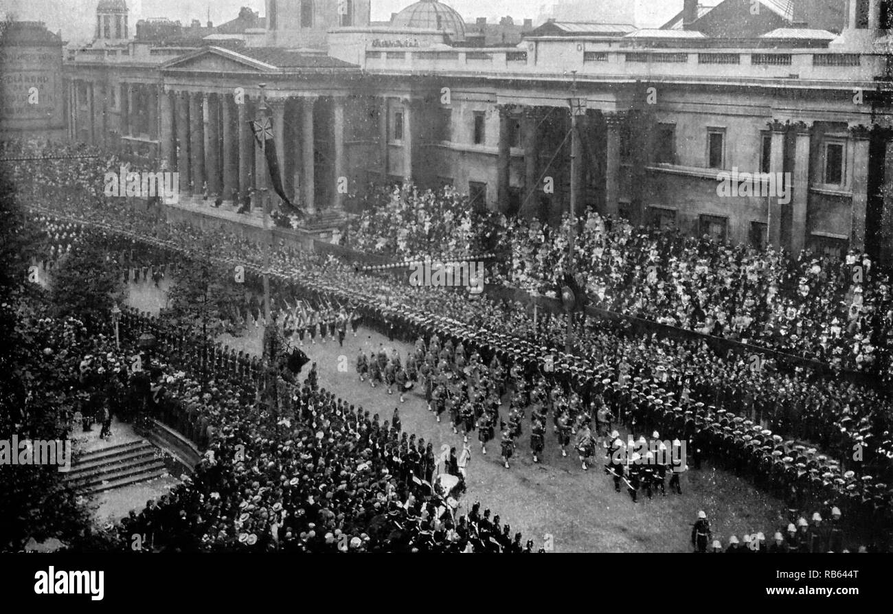 Fotografia di diamante del Giubileo processione a Trafalgar Square a Londra. La cerimonia ha segnato il giubileo di diamante della regina Victoria (1819 - 1901). Datata 1897 Foto Stock