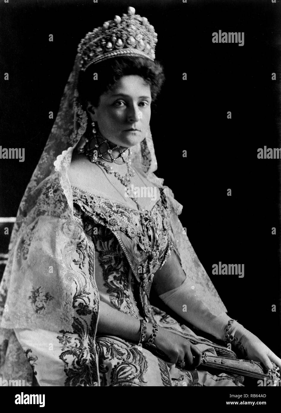 Alix di Hesse e dal Reno, più tardi Alexandra Feodorovna (Russo: ??????????? ?????????? ????????? Imperatritsa Aleksandra Fyodorovna) (6 giugno 1872 - 17 luglio 1918), fu imperatrice consorte della Russia come sposa di Nicholas II, l'ultimo imperatore dell'impero russo Foto Stock