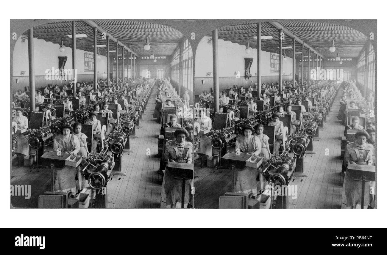 Fotografia di una fabbrica di sigarette " El Buen Tono' Città del Messico. Datata 1903 Foto Stock