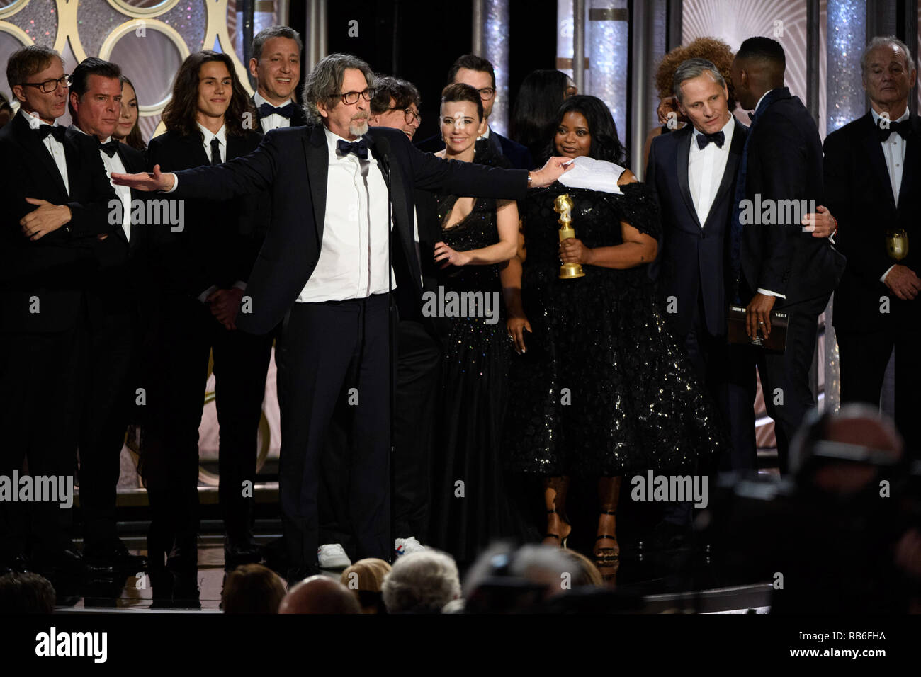 Beverly Hills, Stati Uniti d'America. 06 gen 2019. Accettando il Golden Globe per il MIGLIOR MOTION PICTURE - commedia o musical per "Libro verde" è Peter Farrelly e compagno di produttori alla 76th Annuale di Golden Globe Awards presso il Beverly Hilton di Beverly Hills, CA domenica 6 gennaio 2019. Credito: PictureLux/Hollywood Archive/Alamy Live News Foto Stock