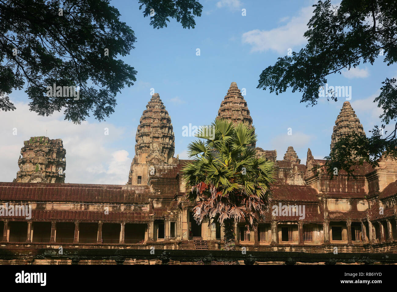 Facciata est del santuario interiore, Angkor Wat, Siem Reap, Cambogia Foto Stock