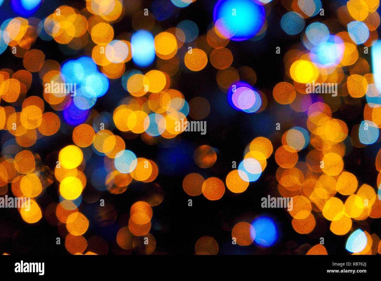 Sfondo astratto, offuscata bokeh effetto multicolore, le luci di Natale Foto Stock