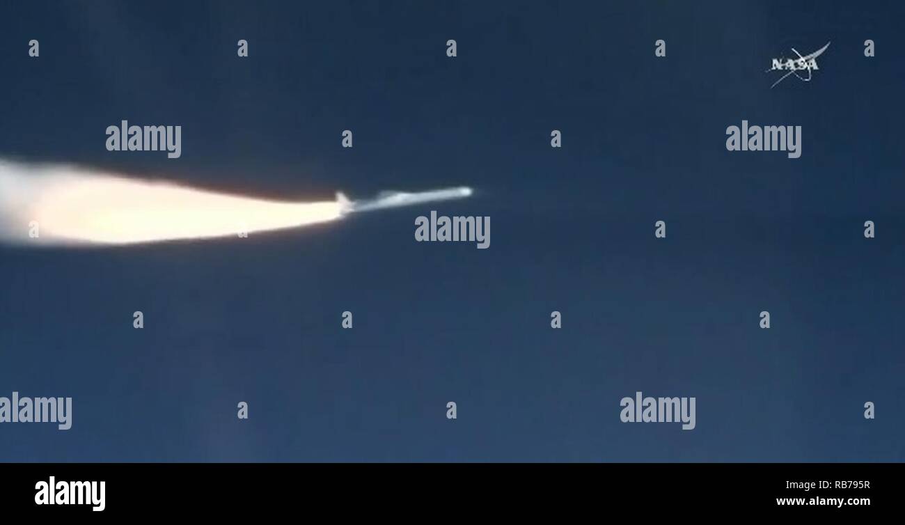 Il quarantacinquesimo ala dello spazio orbitale supportati ATK il successo della Pegasus XL lancio del razzo che trasportano la NASA ciclone del sistema globale di navigazione via satellite dic. 15 a 8:37 del mattino da orbitale "Stargazer" L-1011 vettore aereo che ha preso il via dal pattino striscia qui. /NASA TV) Foto Stock