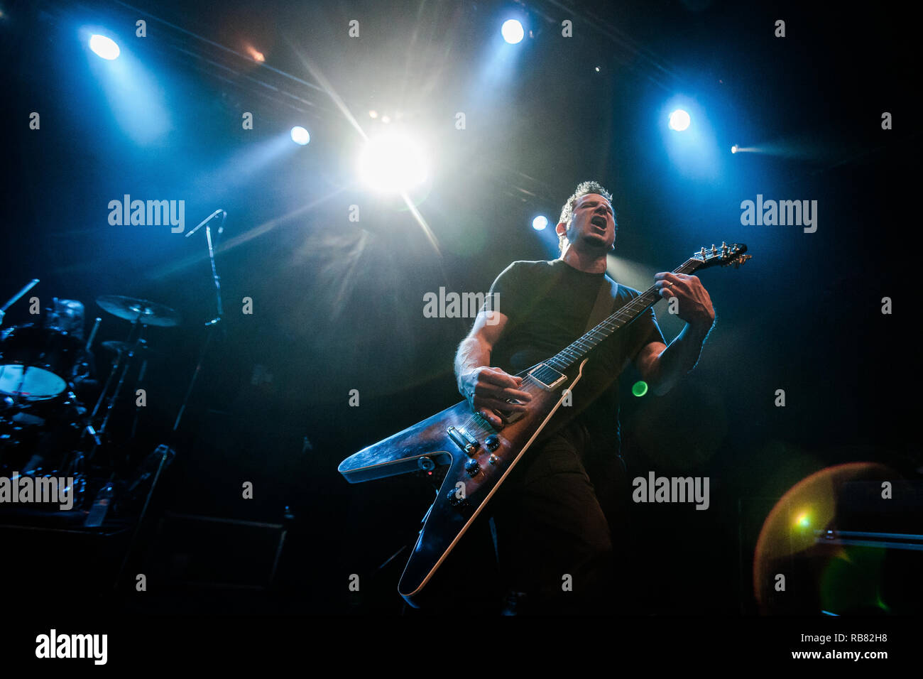 Il alternativa americana heavy metal band vita di agonia esegue un concerto dal vivo a Amager Bio in Copenhagen. Qui il chitarrista Joey Z è visto dal vivo sul palco. Danimarca, 10/12 2016. Ad eccezione della Danimarca. Foto Stock