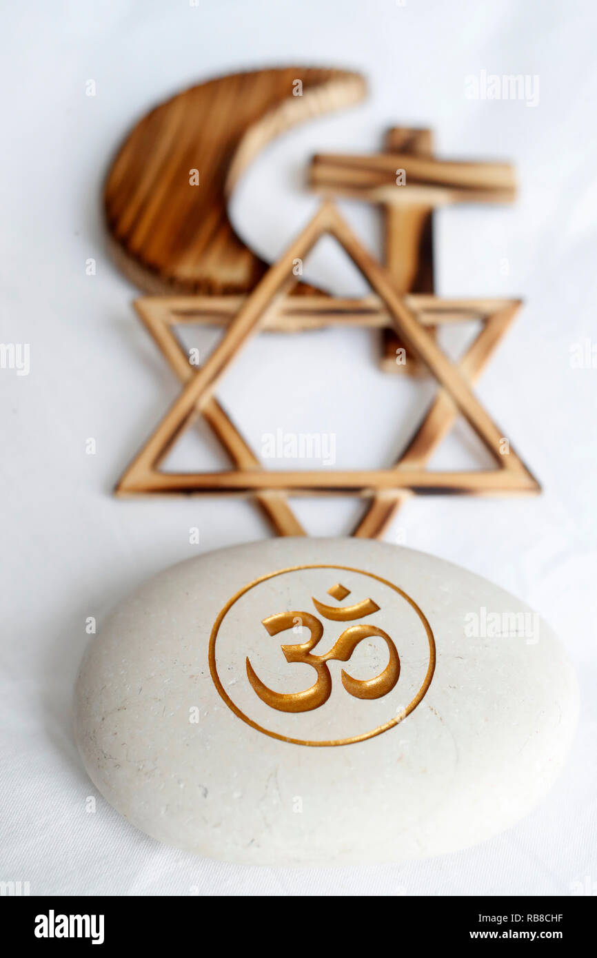 I simboli interreligieux. Il cristianesimo, islam ebraismo, del buddismo. Om, stella ebraica, Croce e Crescent : simboli interreligioso. Foto Stock