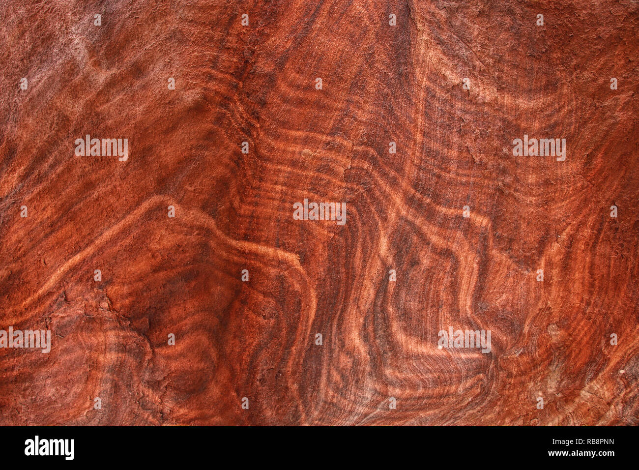 Abstract pattern colorati forra di arenaria Siq,Città Rosa, Petra, Giordania. Rosso pareti del canyon creare molti abstracts. Foto Stock