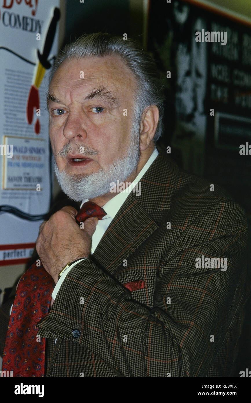 Attore inglese Sir Donald Sinden Circa ottanta Foto Stock