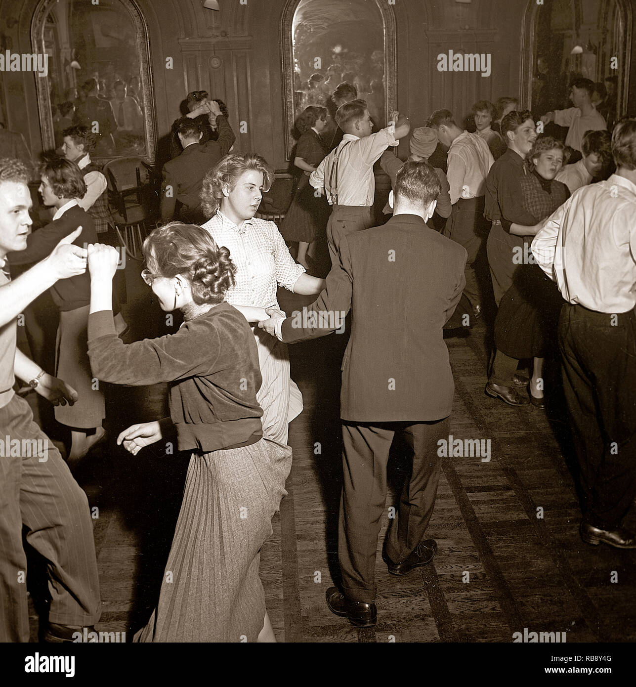 Dancing 1950s Immagini e Fotos Stock - Alamy