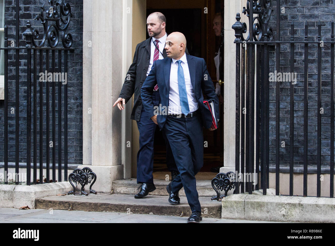 Londra, Regno Unito. 8 gennaio, 2019. Sajid Javid MP, Segretario di Stato per il Dipartimento Home, foglie 10 Downing Street a seguito della prima riunione del gabinetto poiché il recesso di Natale. Credito: Mark Kerrison/Alamy Live News Foto Stock